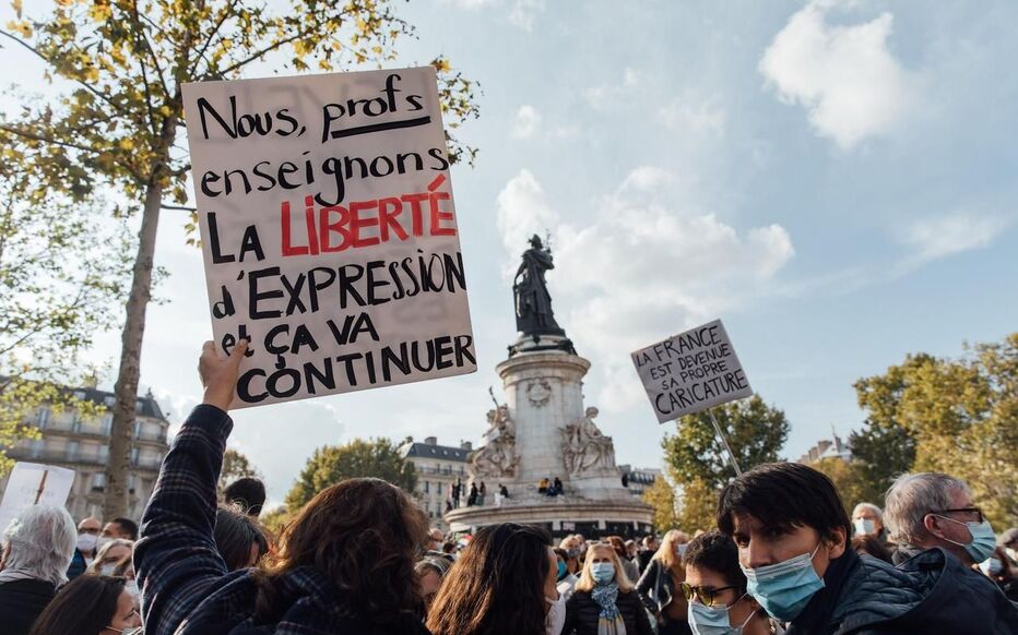 La Commune de Saint-Gall en proie à une crise religieuse : la nomination d’une enseignante musulmane provoque des protestations violentes