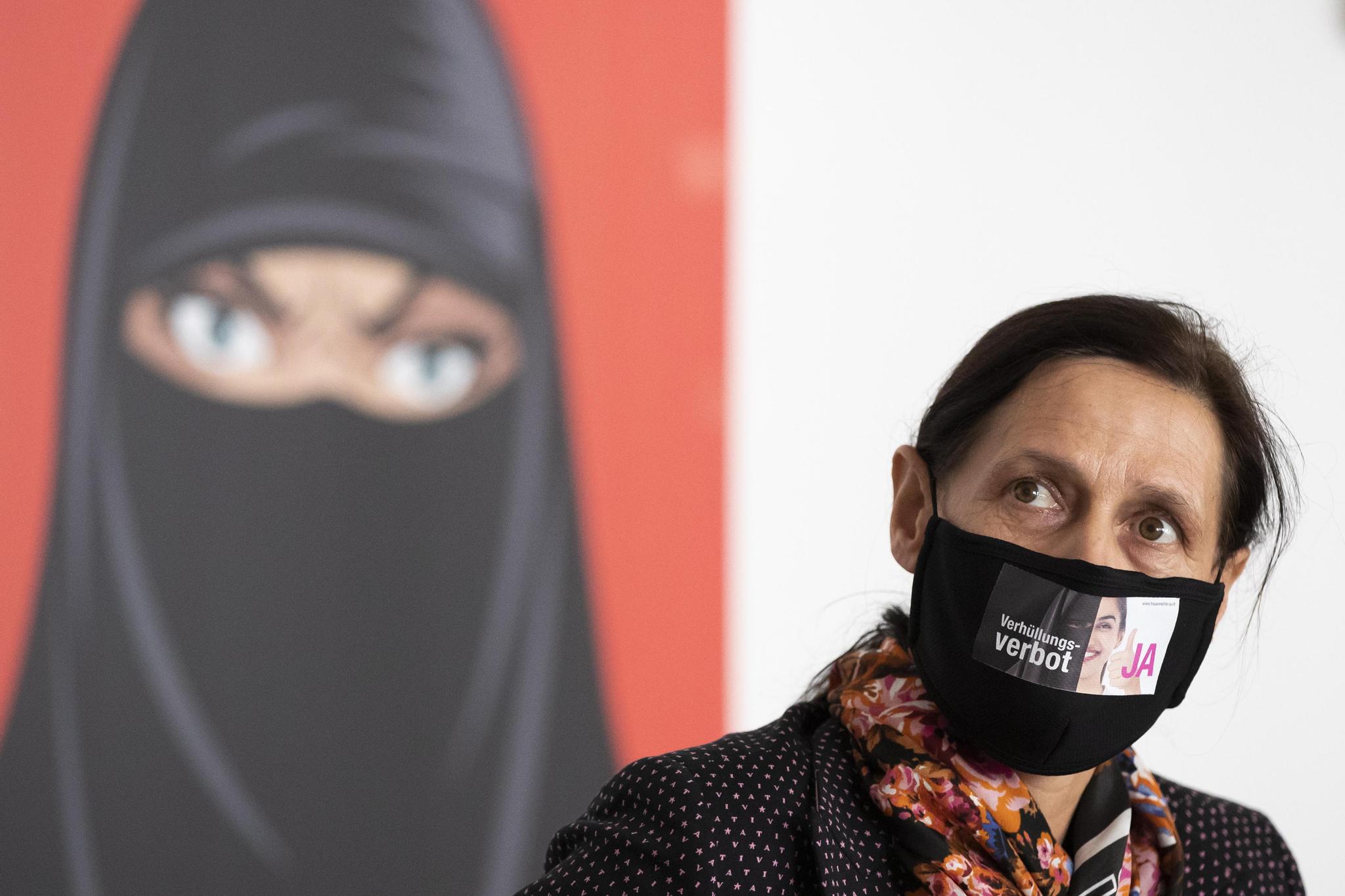 L’islamisation continue d’avancer : Une enseignante suisse rejetée pour son voile
