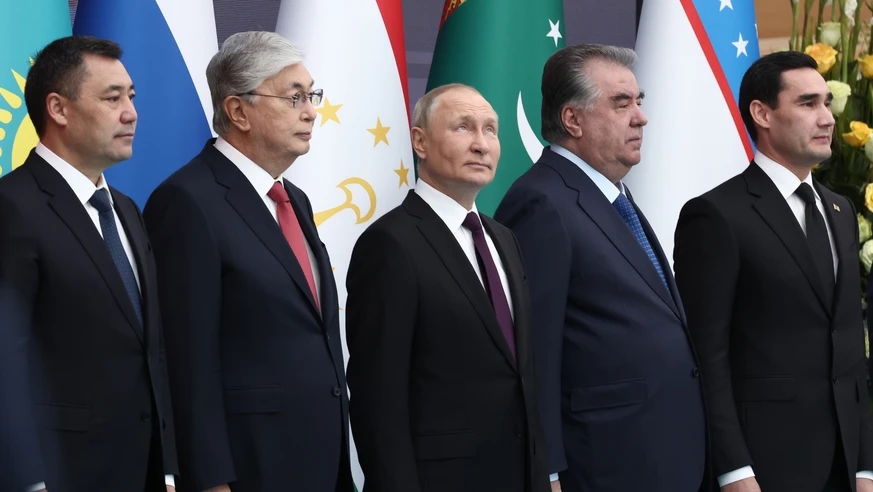 L’Europe s’enlise dans une guerre symbolique, tandis que Poutine démontre sa fermeté