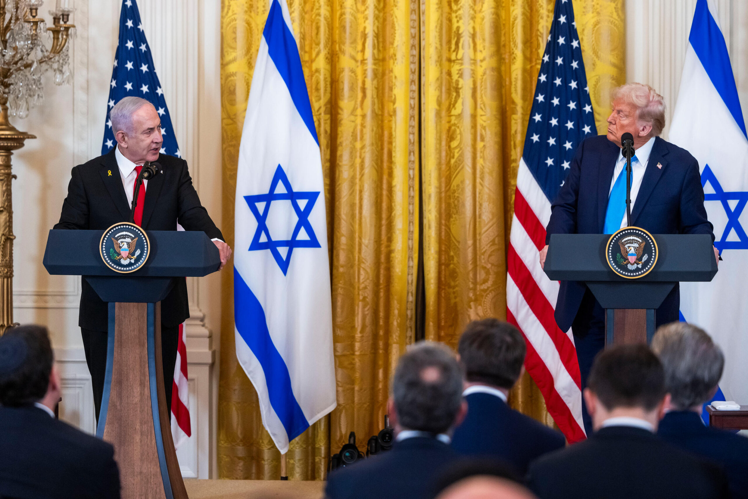 Trump renforce son soutien à Israël malgré les critiques mondiales