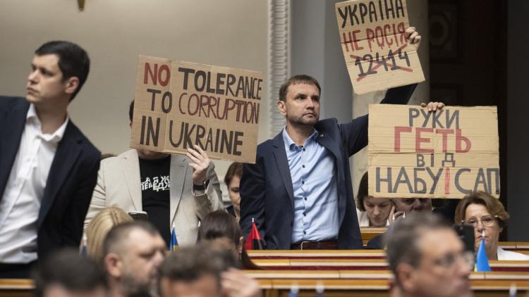 Corruption et Crise Planétaire en Ukraine : Le Parfum du Détournement Financier Forcé l’Achnissement de la Paix